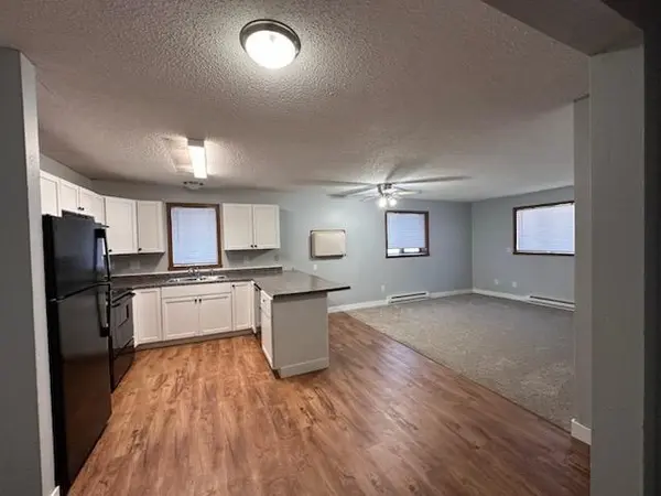 1019 College ST N, Fargo, ND 58102
