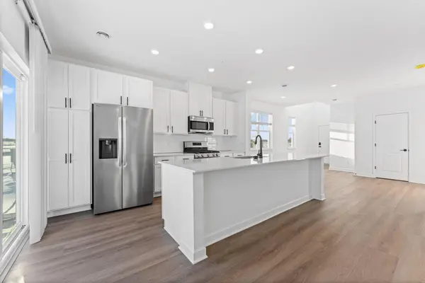 985 Annagaire Curve, Rosemount, MN 55068