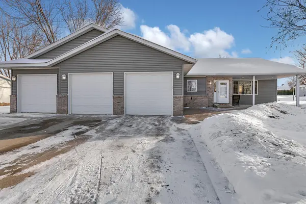 363 Lucy LN, Saint Martin, MN 56376