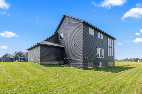 917 174th AVE NE, Ham Lake, MN 55304