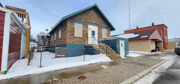 105 Main ST W, Eagle Bend, MN 56446