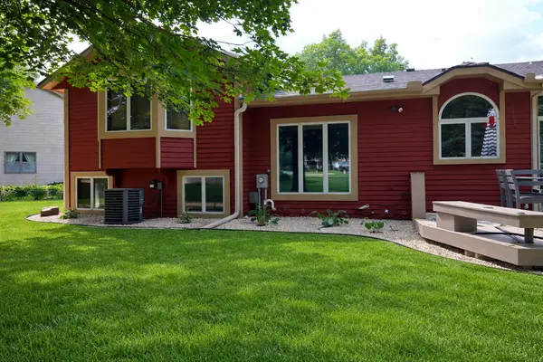 510 Liberty LN, New Prague, MN 56071
