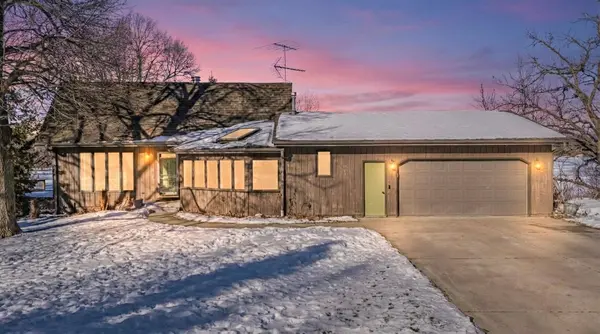 40453 Lake Volney LN, Le Center, MN 56057