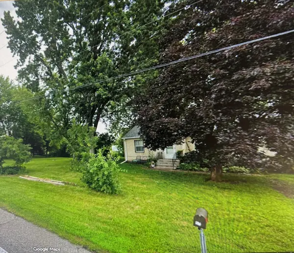 571 County Road E W, Shoreview, MN 55126