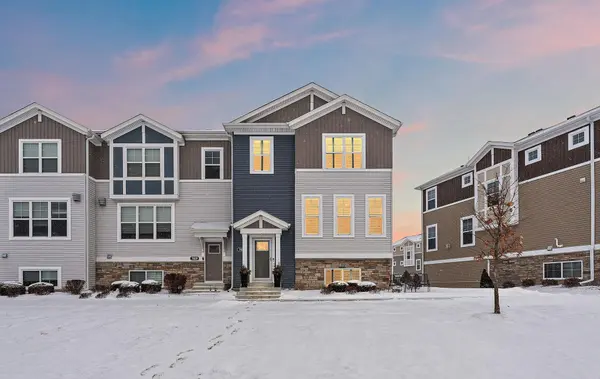7025 Huckleberry DR, Excelsior, MN 55331