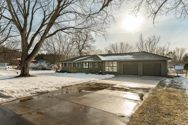 40 4th ST NE,  Oronoco,  MN 55960