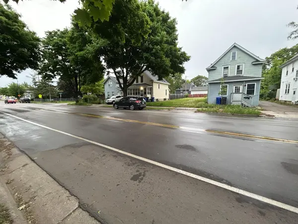 562 Western AVE N, Saint Paul, MN 55103