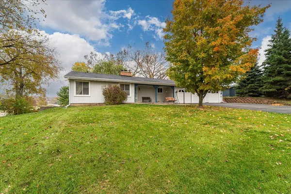 13801 High DR, Burnsville, MN 55337