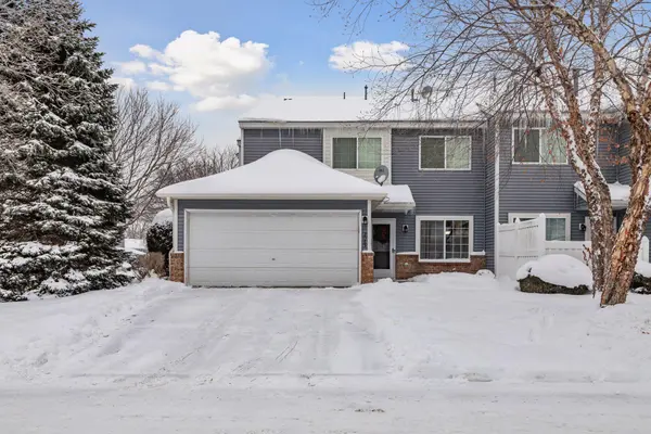 2085 Gresham AVE N, Oakdale, MN 55128