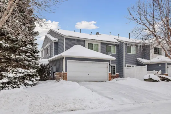 2085 Gresham AVE N, Oakdale, MN 55128