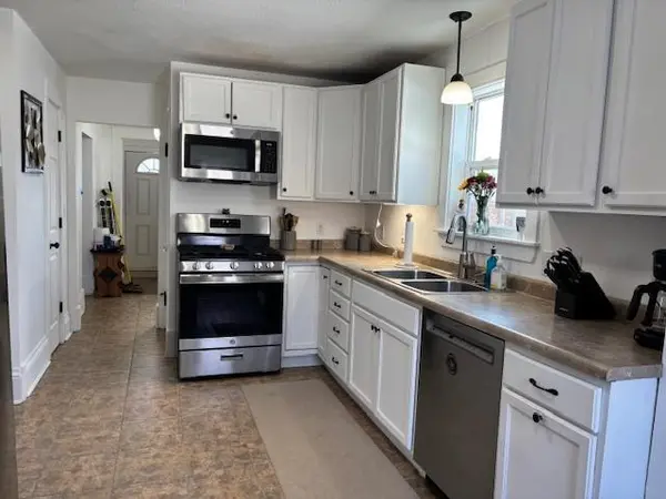 1007 Hudson RD, Saint Paul, MN 55106