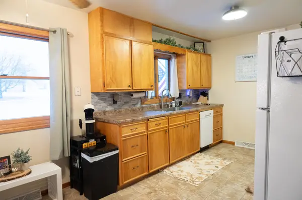 208 E 2nd ST, Adrian, MN 56110