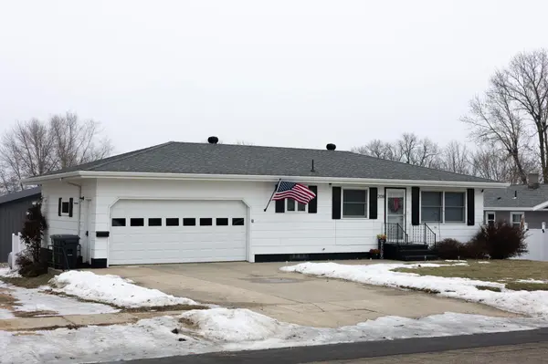 208 E 2nd ST, Adrian, MN 56110