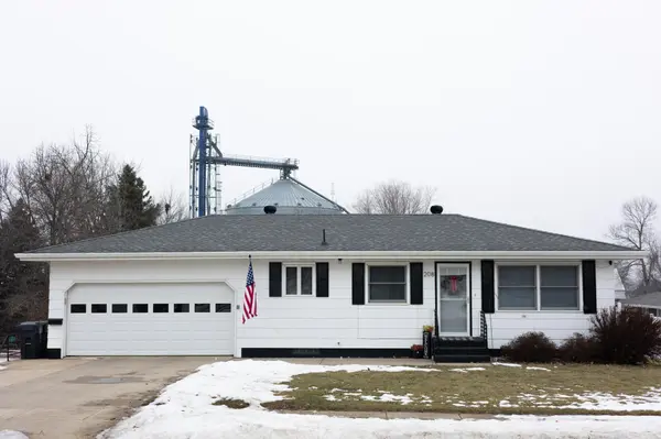 208 E 2nd ST, Adrian, MN 56110