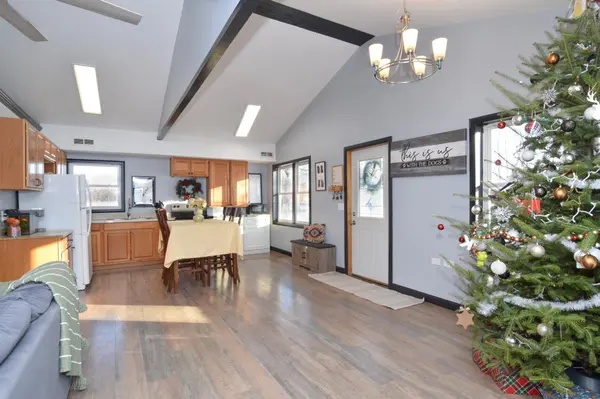 285 Pokegama AVE W, Henriette, MN 55036
