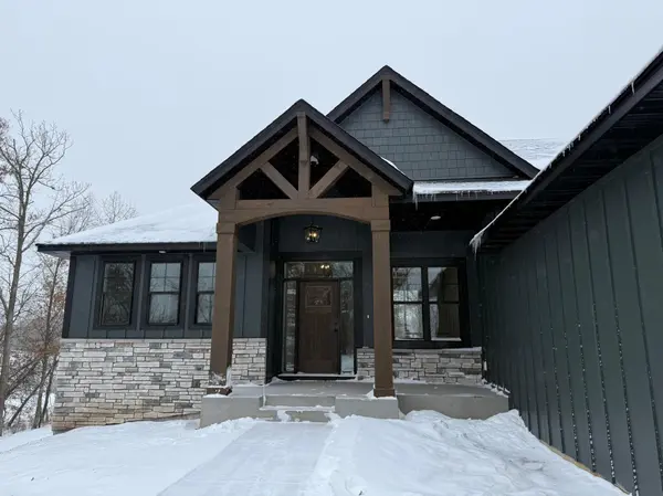 853 200th AVE NW, Oak Grove, MN 55011