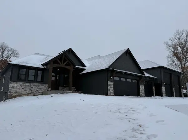 853 200th AVE NW, Oak Grove, MN 55011