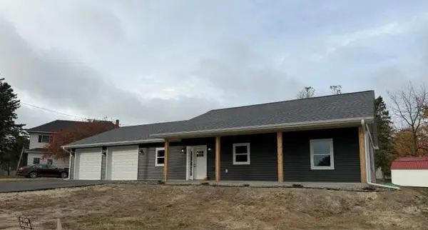 221 6th Avenue, Clear Lake, WI 54005