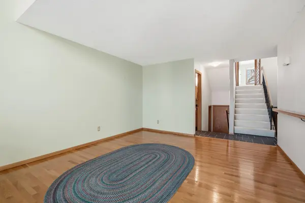 6733 W 82nd ST, Bloomington, MN 55438