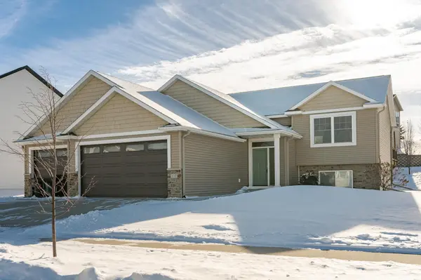 830 Towne DR NE, Byron, MN 55920