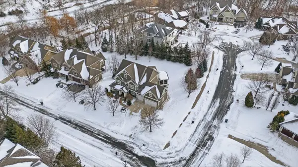 2195 Lake Harrison RD, Chanhassen, MN 55317