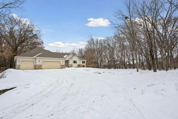 701 Parkview LN, Champlin, MN 55316