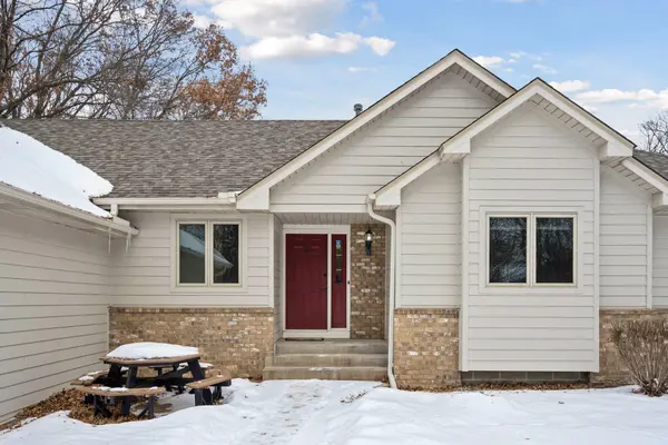 701 Parkview LN, Champlin, MN 55316