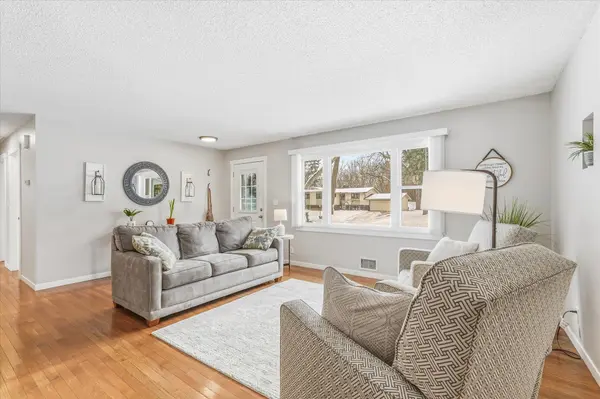 1901 Stowe AVE, Arden Hills, MN 55112