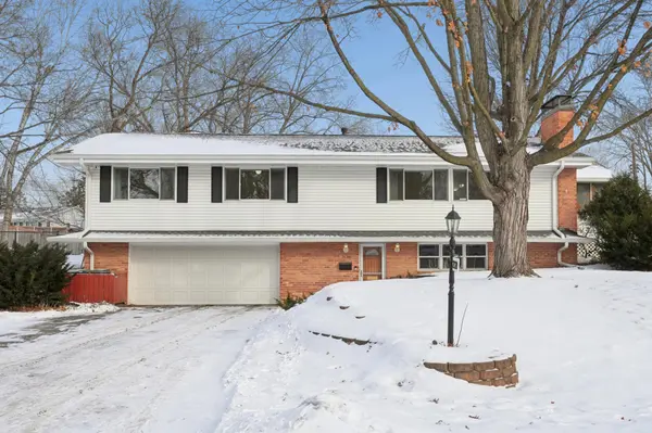 2120 Aquila AVE N, Golden Valley, MN 55427