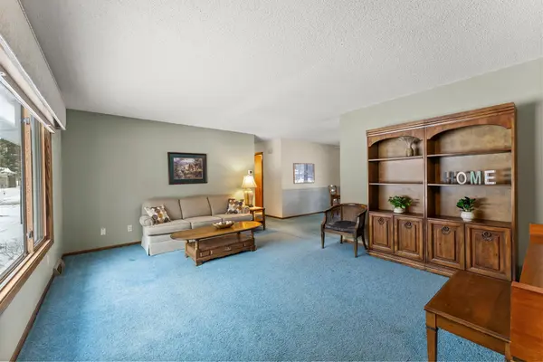 2830 Juniper ST S, Cambridge, MN 55008