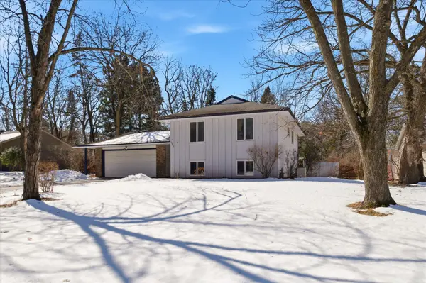 10664 Hollywood BLVD NW, Coon Rapids, MN 55433