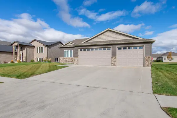 1220 Legion LN W, West Fargo, ND 58078