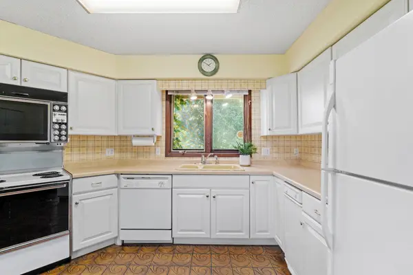 13200 Henning CIR NE, Prior Lake, MN 55372