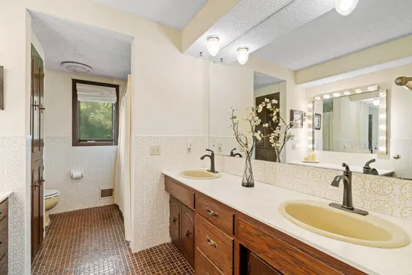 13200 Henning CIR NE, Prior Lake, MN 55372