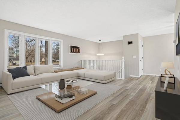 35 Knollwood ST W, Annandale, MN 55302