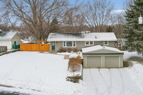 16630 Creekside CIR SE, Prior Lake, MN 55372