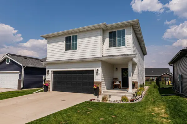 8040 Goldfinch DR, Horace, ND 58047