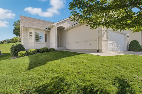 14921 Summit CIR NW, Prior Lake, MN 55379
