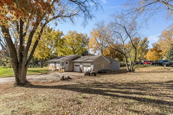 2869 Victoria ST N, Roseville, MN 55113