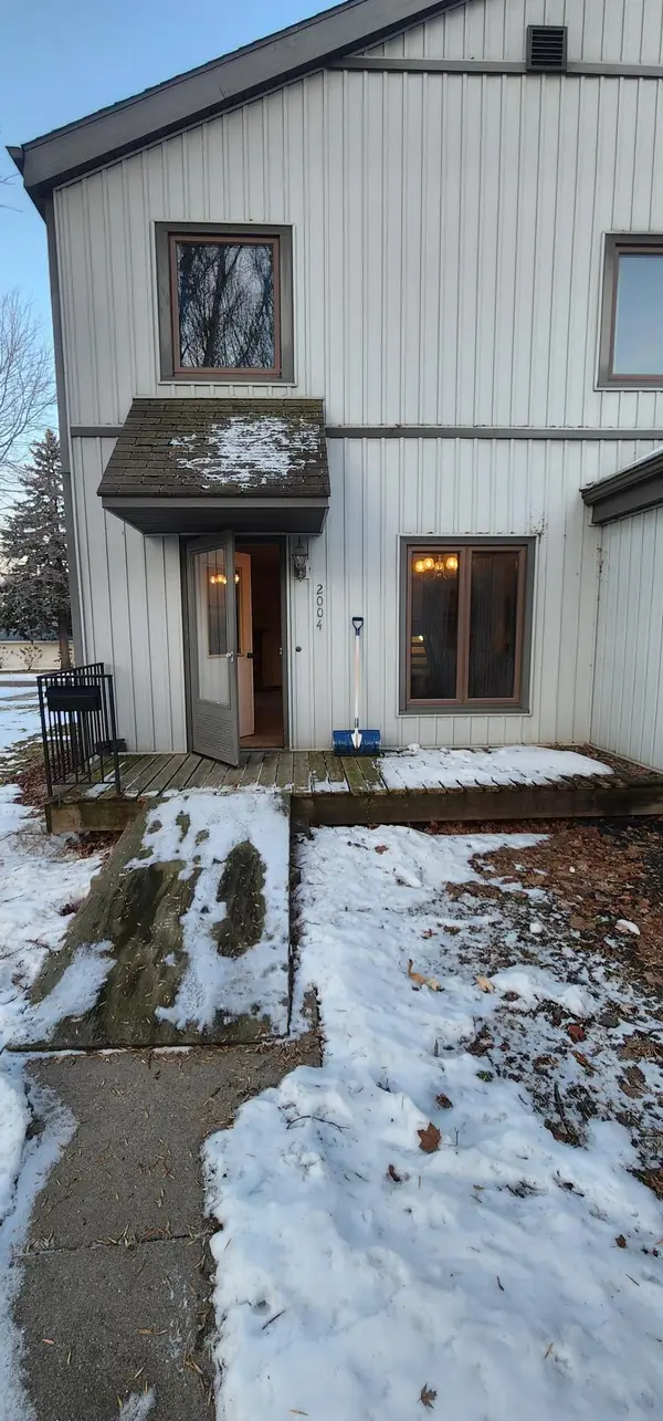 2004 26th AVE NW, Rochester, MN 55901