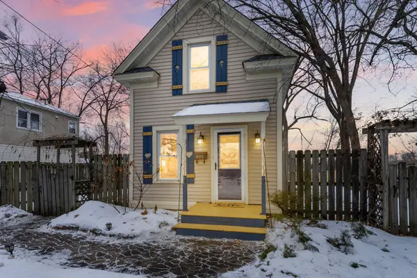 895 Clarence ST, Saint Paul, MN 55106