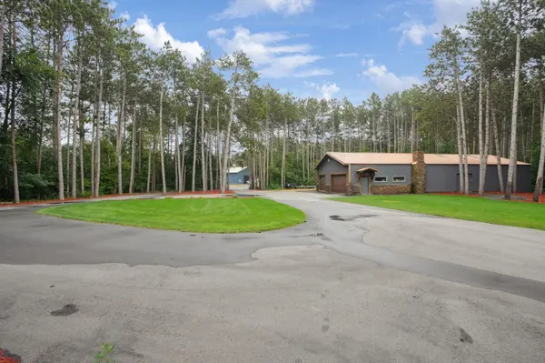 227 Rivercrest DR, Hudson, WI 54016