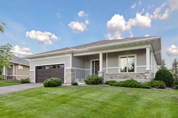 5174 Sundial LN, Woodbury, MN 55129