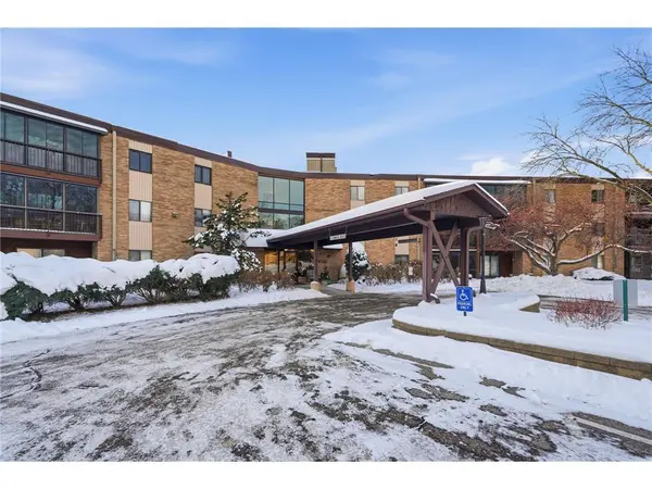 2670 Oxford ST N #202, Roseville, MN 55113