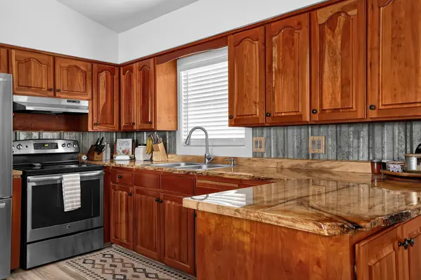 510 Madison ST E, Caledonia, MN 55921