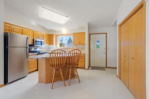 745 Sterling CT, Mahtomedi, MN 55115