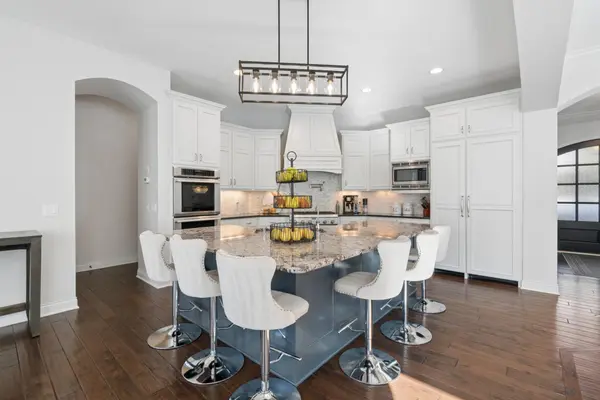 4414 Juleena PL, Minnetonka, MN 55345