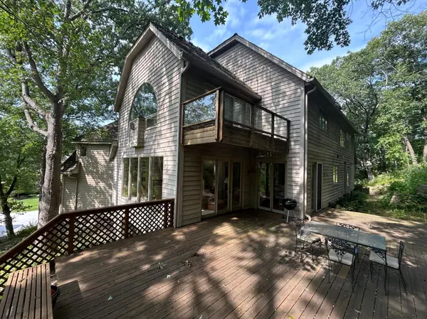 6323 Timber TRL, Edina, MN 55439