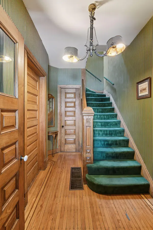 108 E 25th ST, Minneapolis, MN 55404