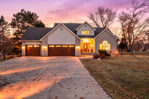 2465 E Rum River DR S,  Cambridge,  MN 55008